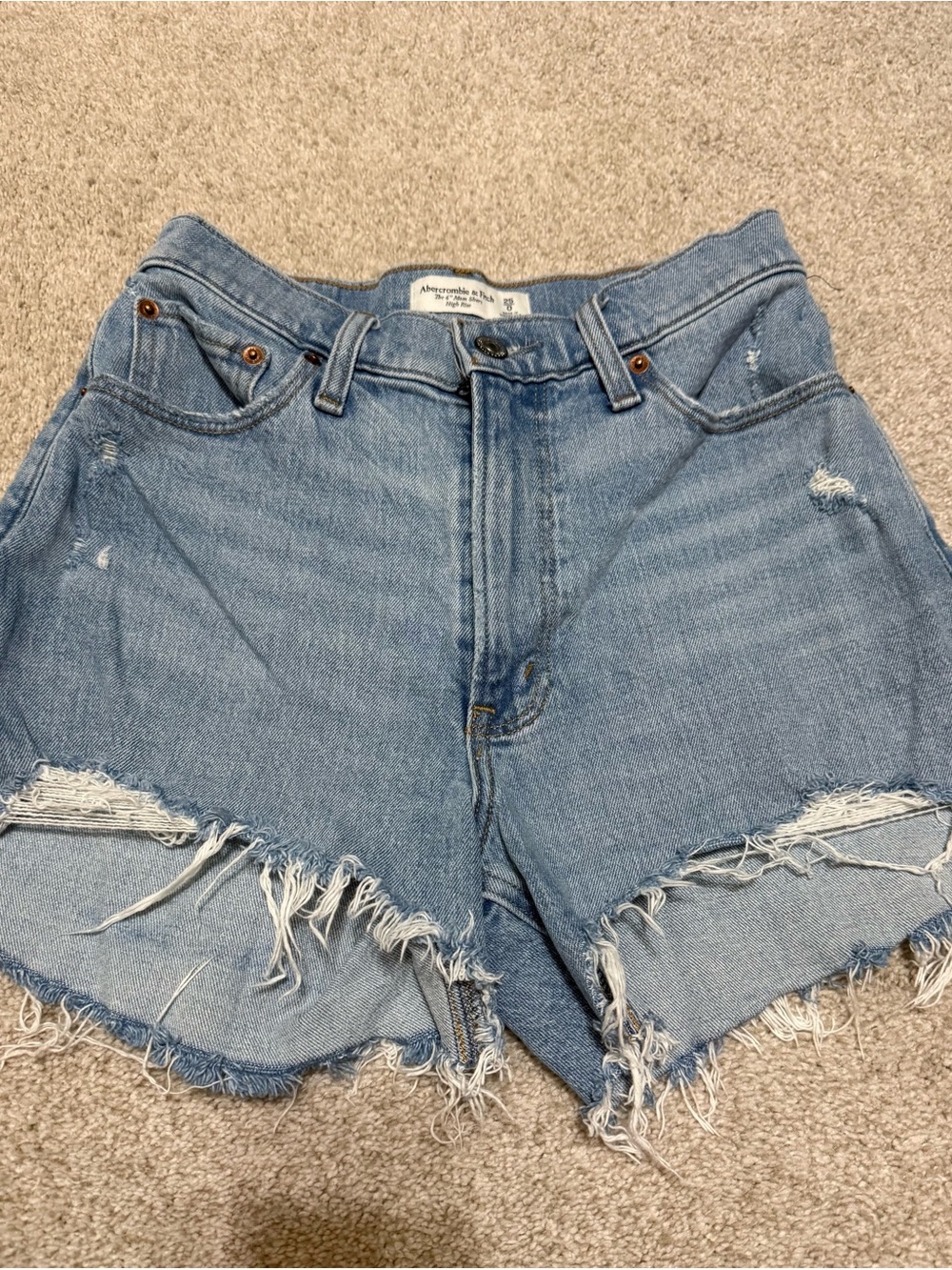Abercrombie & Fitch 4 inch mom short high rise